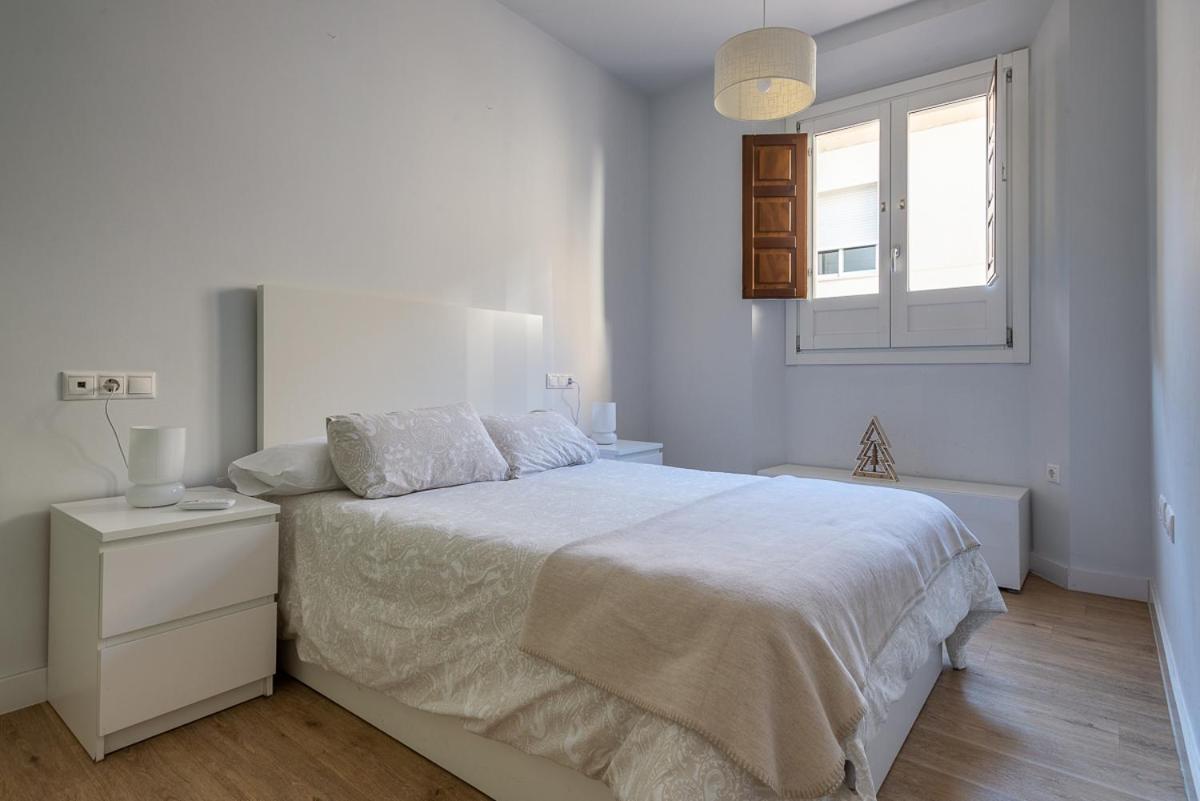 Puerta Real Centro Apartment Гранада Екстериор снимка