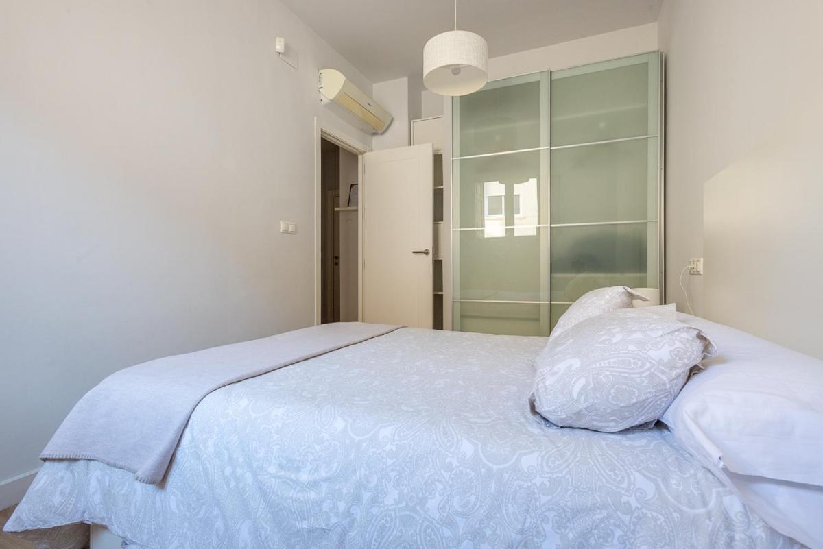Puerta Real Centro Apartment Гранада Екстериор снимка